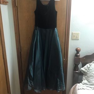 Green prom/cocktail/formal dress